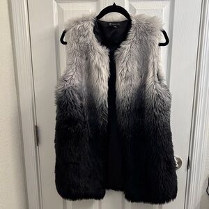 Women's  INCO International Concepts Faux Fur Ombre Vest Mobwife - Size S/M